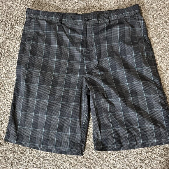 PGA TOUR Golf Shorts Mens 36 Gray Blue Plaid Flat Front Polyester Casual Classic - Picture 1 of 10